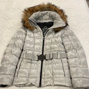 Women’s medium silver fur line hooded puff jacket with belt